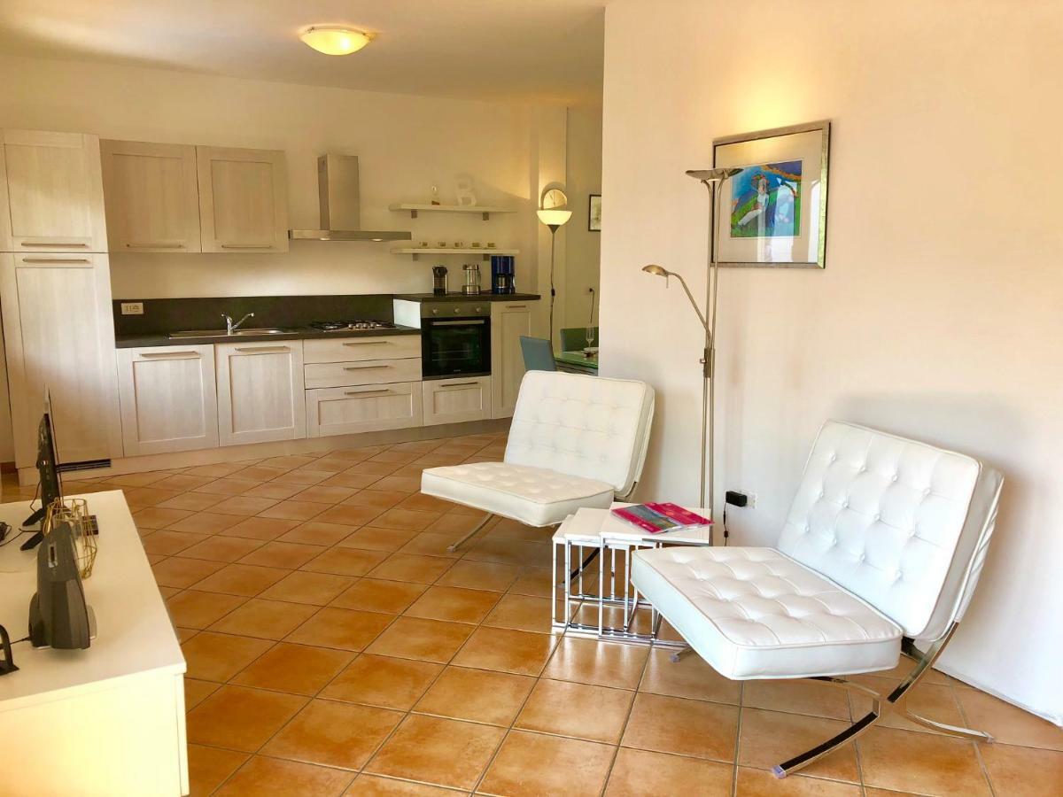 Апарт отель Residenza Ai Ronchi 1 2 6 Maccagno Экстерьер фото